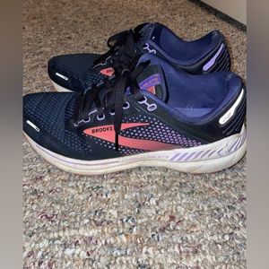 Brooks Adrenaline GTS 22